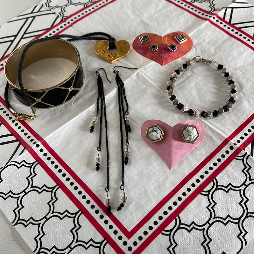 Mix & Match these 7 pieces of Black/Gold/Silver Jewelry!